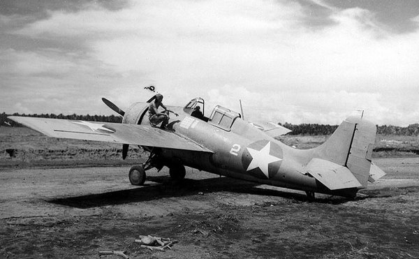 Иллюстрация к книге — Палубный истребитель Грумман F4F «Уайлдкэт» [i_074.jpg]