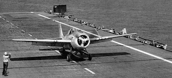 Иллюстрация к книге — Палубный истребитель Грумман F4F «Уайлдкэт» [i_079.jpg]