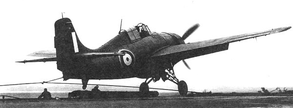 Иллюстрация к книге — Палубный истребитель Грумман F4F «Уайлдкэт» [i_081.jpg]