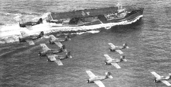 Иллюстрация к книге — Палубный истребитель Грумман F4F «Уайлдкэт» [i_083.jpg]