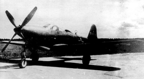 Иллюстрация к книге — ИСТРЕБИТЕЛЬ P-63 «КИНГКОБРА» [i_075.jpg]