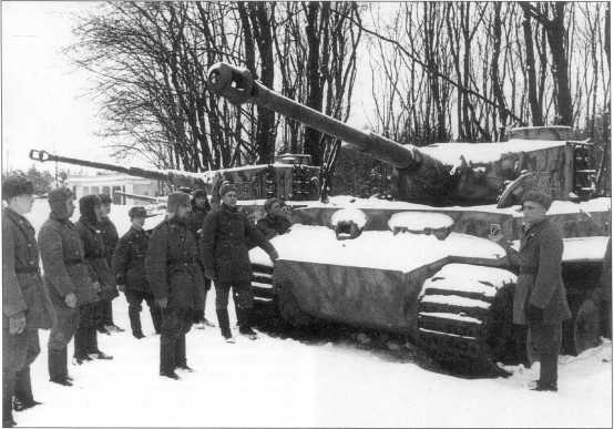 Иллюстрация к книге — Тяжелый танк «Тигр I» [i_179.jpg]