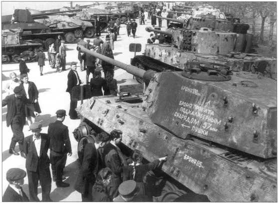 Иллюстрация к книге — Тяжелый танк «Тигр I» [i_233.jpg]