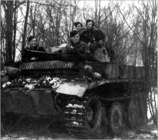 Иллюстрация к книге — Маленькие "Тигры". Для разведки и связи [i_038.jpg]