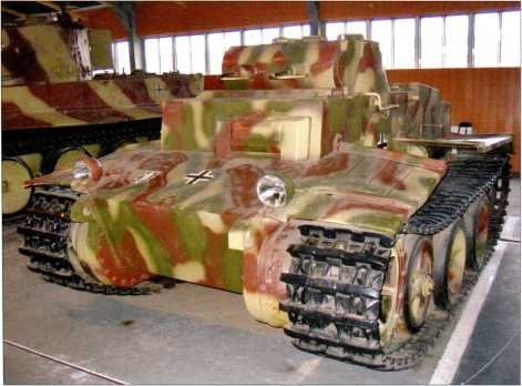 Иллюстрация к книге — Маленькие "Тигры". Для разведки и связи [i_095.jpg]