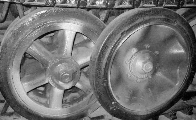 Иллюстрация к книге — Маленькие "Тигры". Для разведки и связи [i_137.jpg]