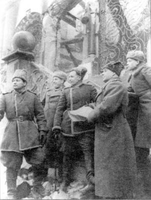 Иллюстрация к книге — Гибель фронтов [i_020.jpg]