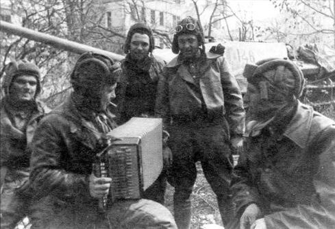 Иллюстрация к книге — Гибель фронтов [i_035.jpg]