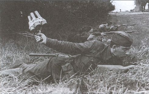 Иллюстрация к книге — У стен Ленинграда [i_019.jpg]