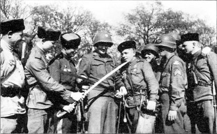 Иллюстрация к книге — У стен Берлина [i_038.jpg]