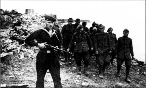 Иллюстрация к книге — Трудности освобождения [i_037.jpg]