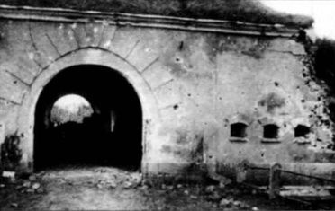 Иллюстрация к книге — Трагедия Брестской крепости. Антология подвига. Боевые действия 22 июня - 23 июля 1941 года [i_052.jpg]