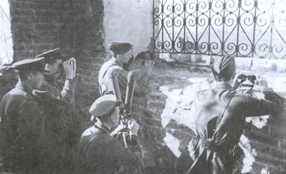 Иллюстрация к книге — Схватка титанов [i_028.jpg]