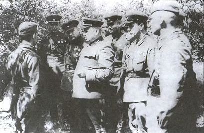 Иллюстрация к книге — Схватка титанов [i_033.jpg]