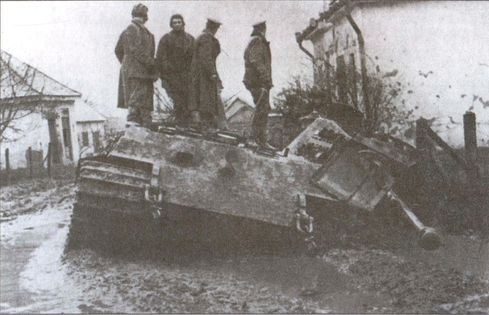 Иллюстрация к книге — Рубежи славы [i_040.jpg]