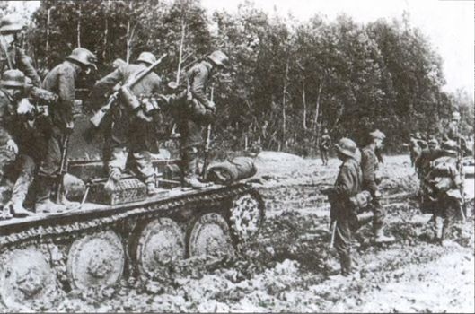 Иллюстрация к книге — Ошибка генерала Жукова [i_032.jpg]