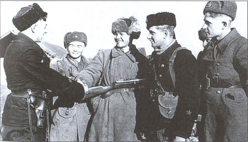 Иллюстрация к книге — Испытание огнем [i_033.jpg]