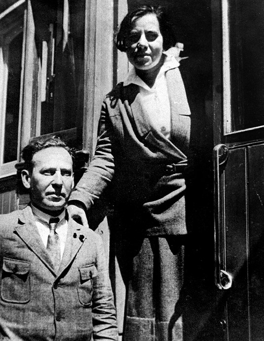 Иллюстрация к книге — Нелегалка. Как молодая девушка выжила в Берлине в 1940–1945 гг. [i_002.jpg]