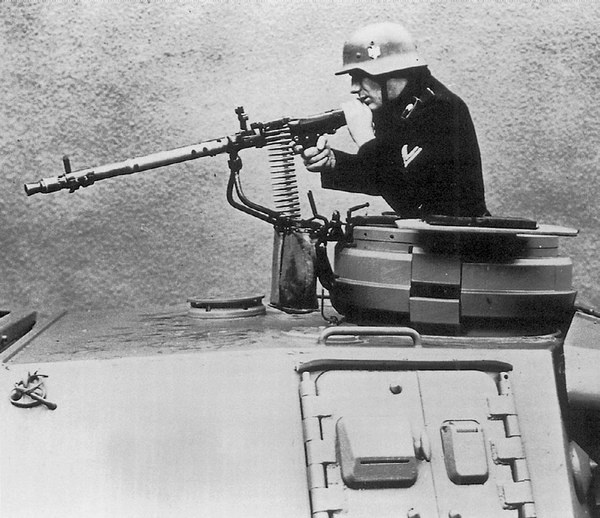 Иллюстрация к книге — Средний танк PZ.IV. «Рабочая лошадка» Панцерваффе [i_056.jpg]