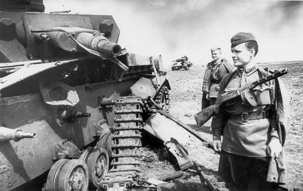 Иллюстрация к книге — Средний танк PZ.IV. «Рабочая лошадка» Панцерваффе [i_073.jpg]