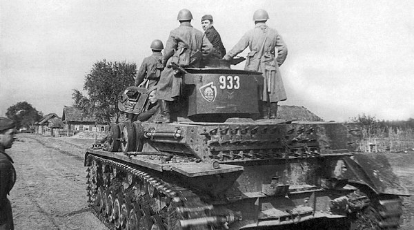 Иллюстрация к книге — Средний танк PZ.IV. «Рабочая лошадка» Панцерваффе [i_104.jpg]