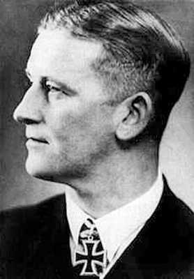 Иллюстрация к книге — Кригсмарине. Военно-морской флот Третьего рейха [i_149.jpg]