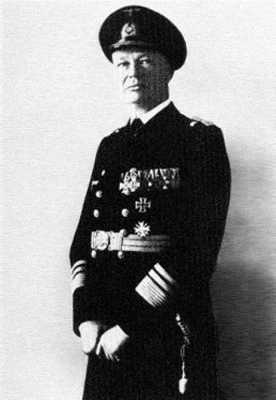 Иллюстрация к книге — Кригсмарине. Военно-морской флот Третьего рейха [i_191.jpg]