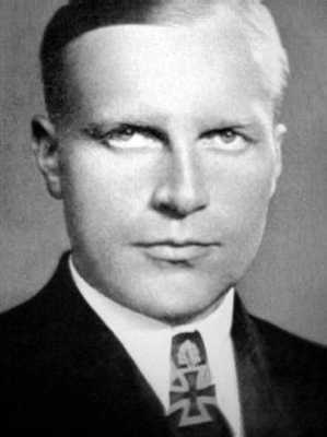 Иллюстрация к книге — Кригсмарине. Военно-морской флот Третьего рейха [i_308.jpg]