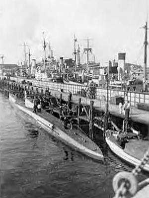 Иллюстрация к книге — Кригсмарине. Военно-морской флот Третьего рейха [i_370.jpg]