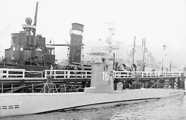 Иллюстрация к книге — Кригсмарине. Военно-морской флот Третьего рейха [i_371.jpg]