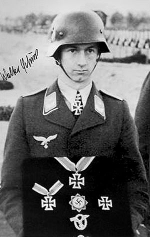 Иллюстрация к книге — Железный крест. Самая известная военная награда Второй мировой войны [i_048.jpg]