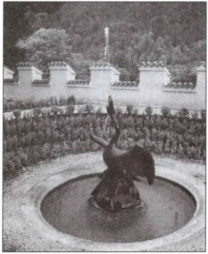 Иллюстрация к книге — Замки баварского короля [i_043.jpg]