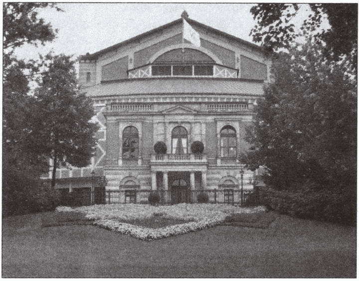 Иллюстрация к книге — Замки баварского короля [i_088.jpg]