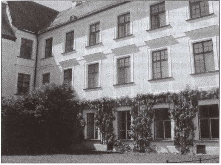 Иллюстрация к книге — Замки баварского короля [i_093.jpg]