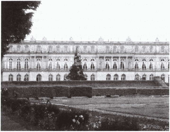 Иллюстрация к книге — Замки баварского короля [i_099.jpg]