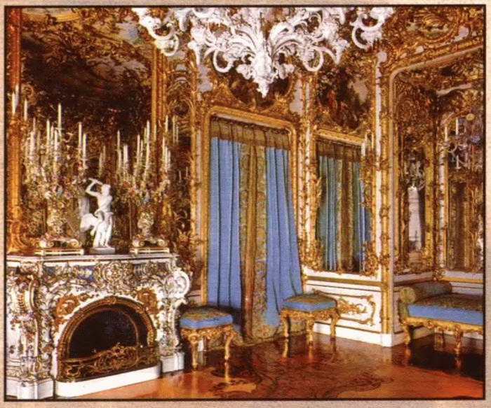 Иллюстрация к книге — Замки баварского короля [i_160.jpg]