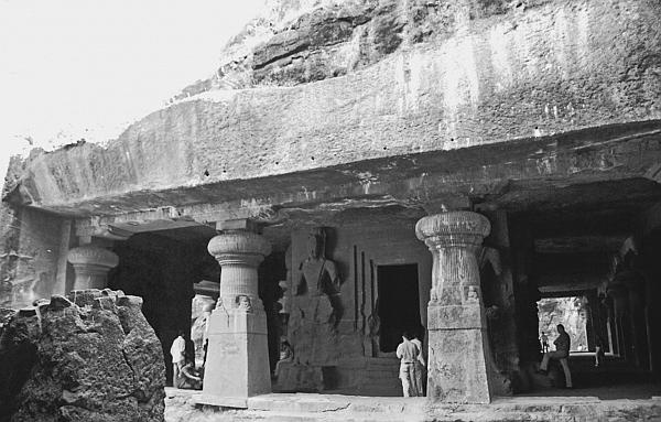 Иллюстрация к книге — Всеобщая история религий мира [_317.jpg]