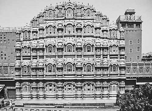 Иллюстрация к книге — Всеобщая история религий мира [_357.jpg]