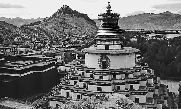 Иллюстрация к книге — Всеобщая история религий мира [_440.jpg]