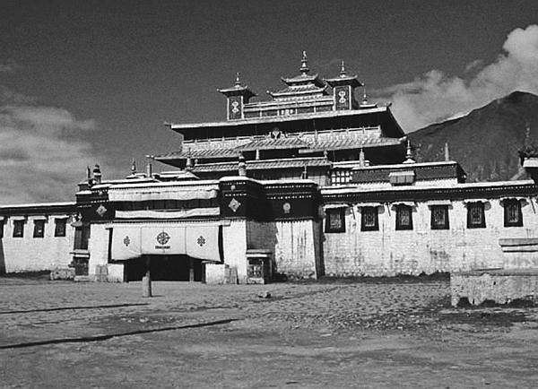 Иллюстрация к книге — Всеобщая история религий мира [_458.jpg]