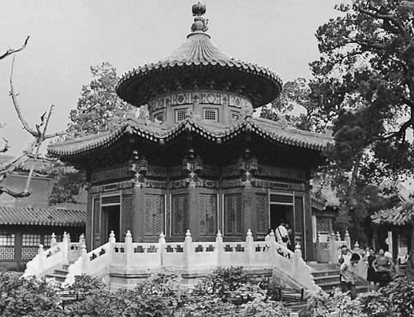 Иллюстрация к книге — Всеобщая история религий мира [_508.jpg]