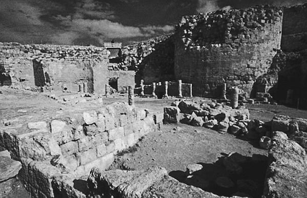 Иллюстрация к книге — Всеобщая история религий мира [_645.jpg]