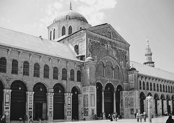 Иллюстрация к книге — Всеобщая история религий мира [_886.jpg]