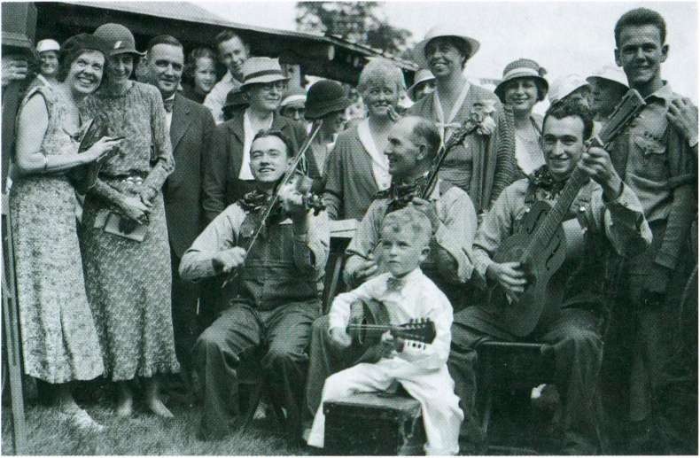 Иллюстрация к книге — Повседневная жизнь Соединенных Штатов в эпоху процветания и "сухого закона" [i_024.jpg]