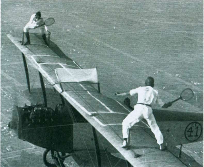 Иллюстрация к книге — Повседневная жизнь Соединенных Штатов в эпоху процветания и "сухого закона" [i_034.jpg]