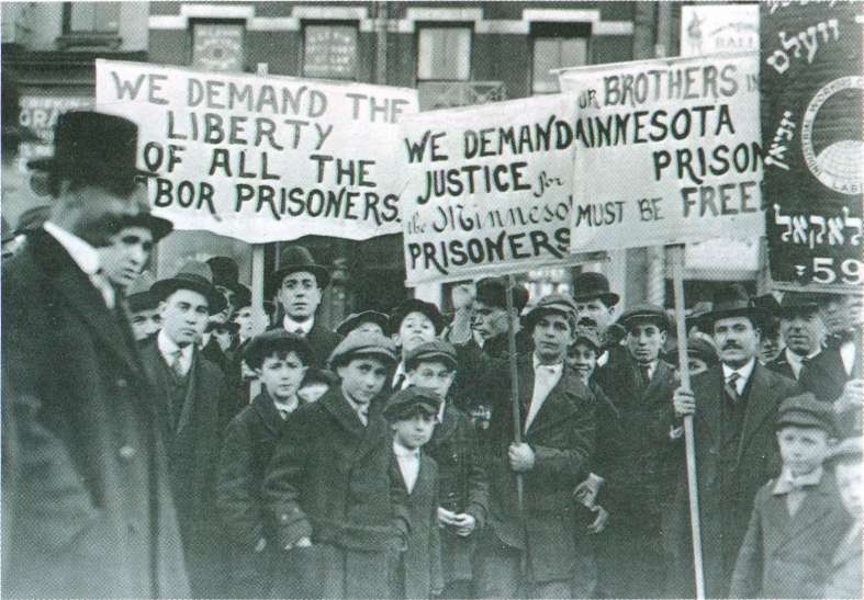 Иллюстрация к книге — Повседневная жизнь Соединенных Штатов в эпоху процветания и "сухого закона" [i_038.jpg]