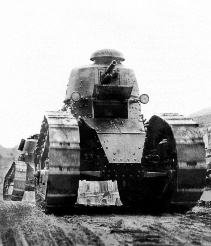 Иллюстрация к книге — Танки в Гражданской войне [i_002.jpg]