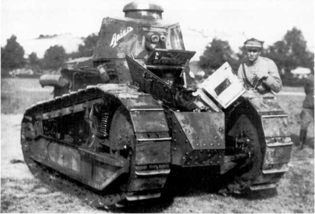 Иллюстрация к книге — Танки в Гражданской войне [i_023.jpg]