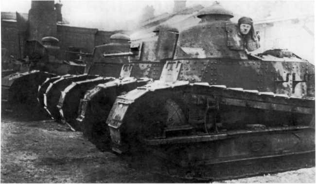 Иллюстрация к книге — Танки в Гражданской войне [i_028.jpg]