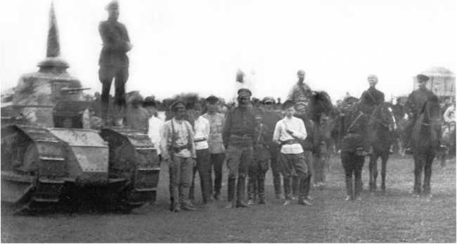 Иллюстрация к книге — Танки в Гражданской войне [i_029.jpg]